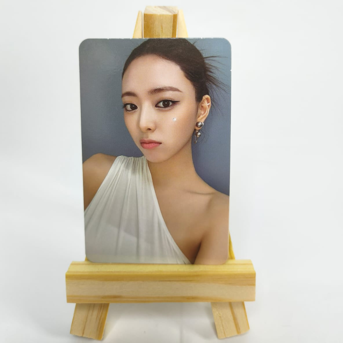 YUNA (ITZY) - GOLD STANDARD VER. PHOTOCARD