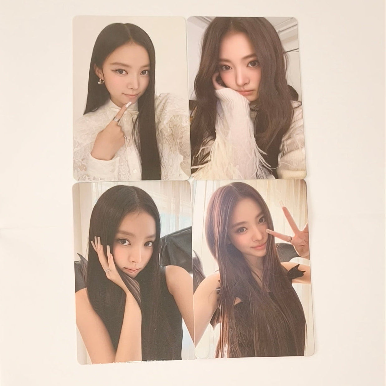MEOVV - MY EYES OPEN VVIDE PHOTOBOOK VER. PHOTOCARDS