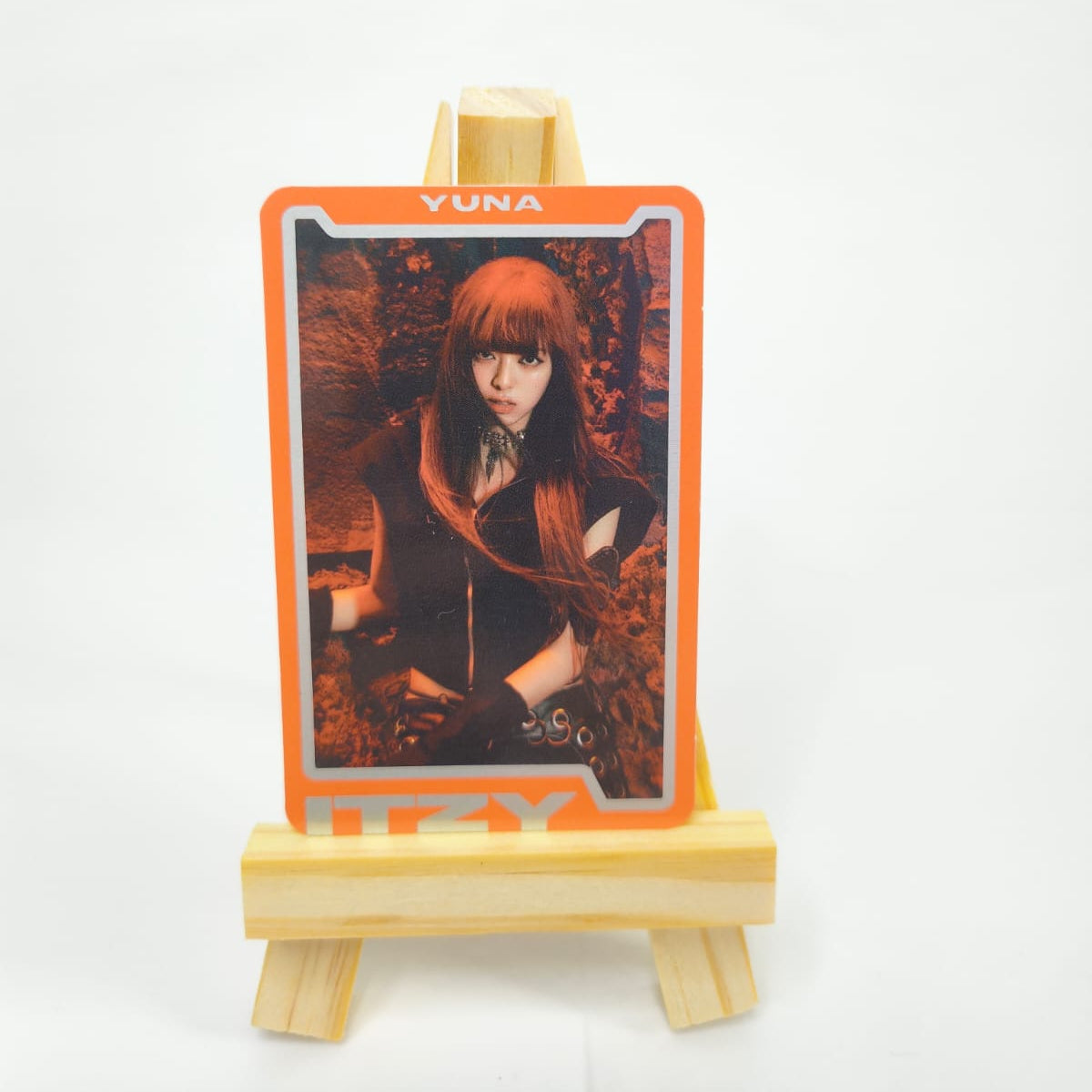 YUNA (ITZY) - BORN TO BE PLATFORM ALBUM_NEMO VER . A PHOTOCARD